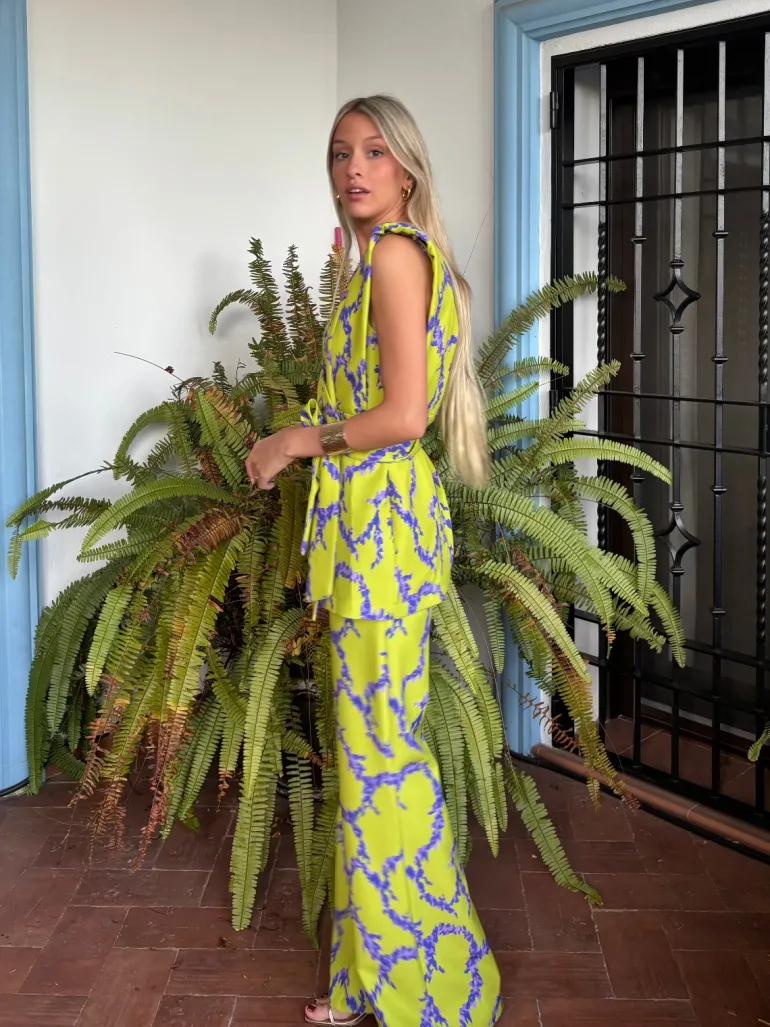 Traje Dominica