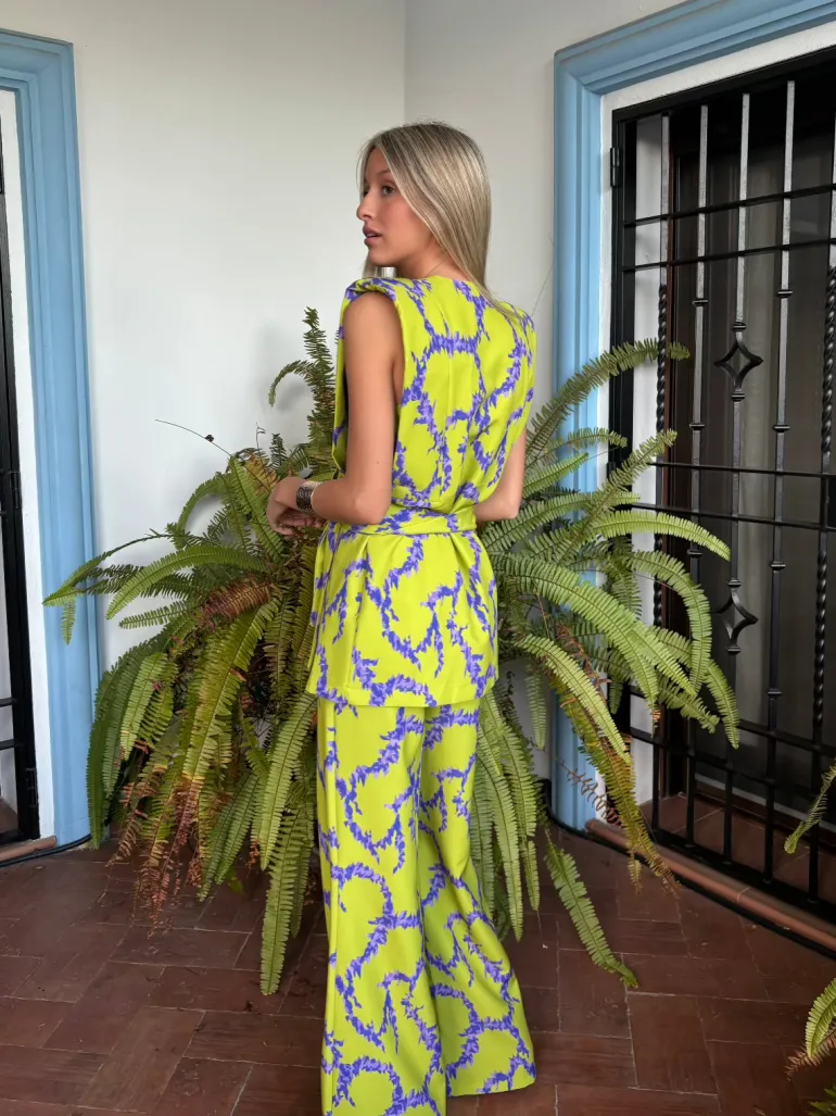 Traje Dominica
