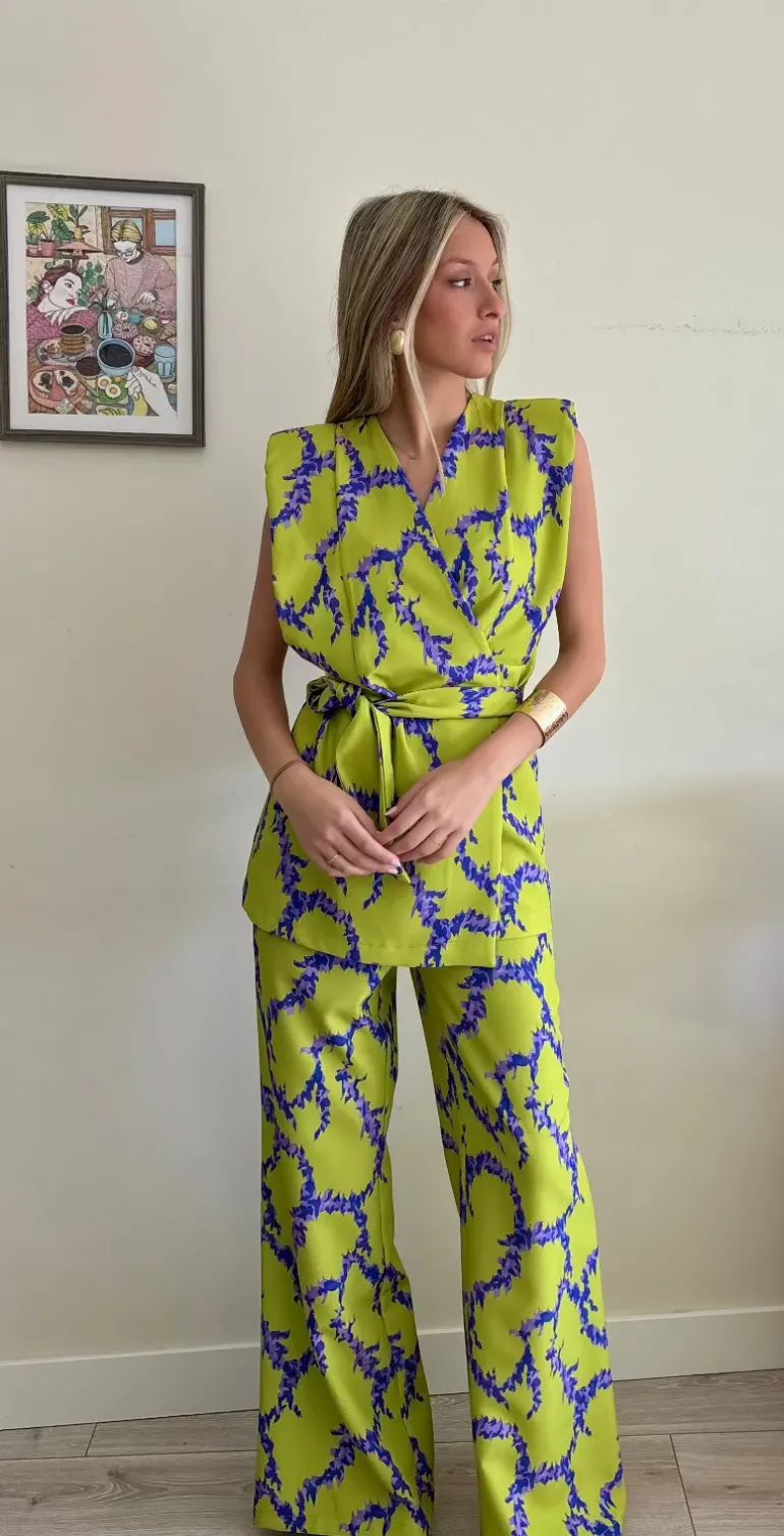 Traje Dominica
